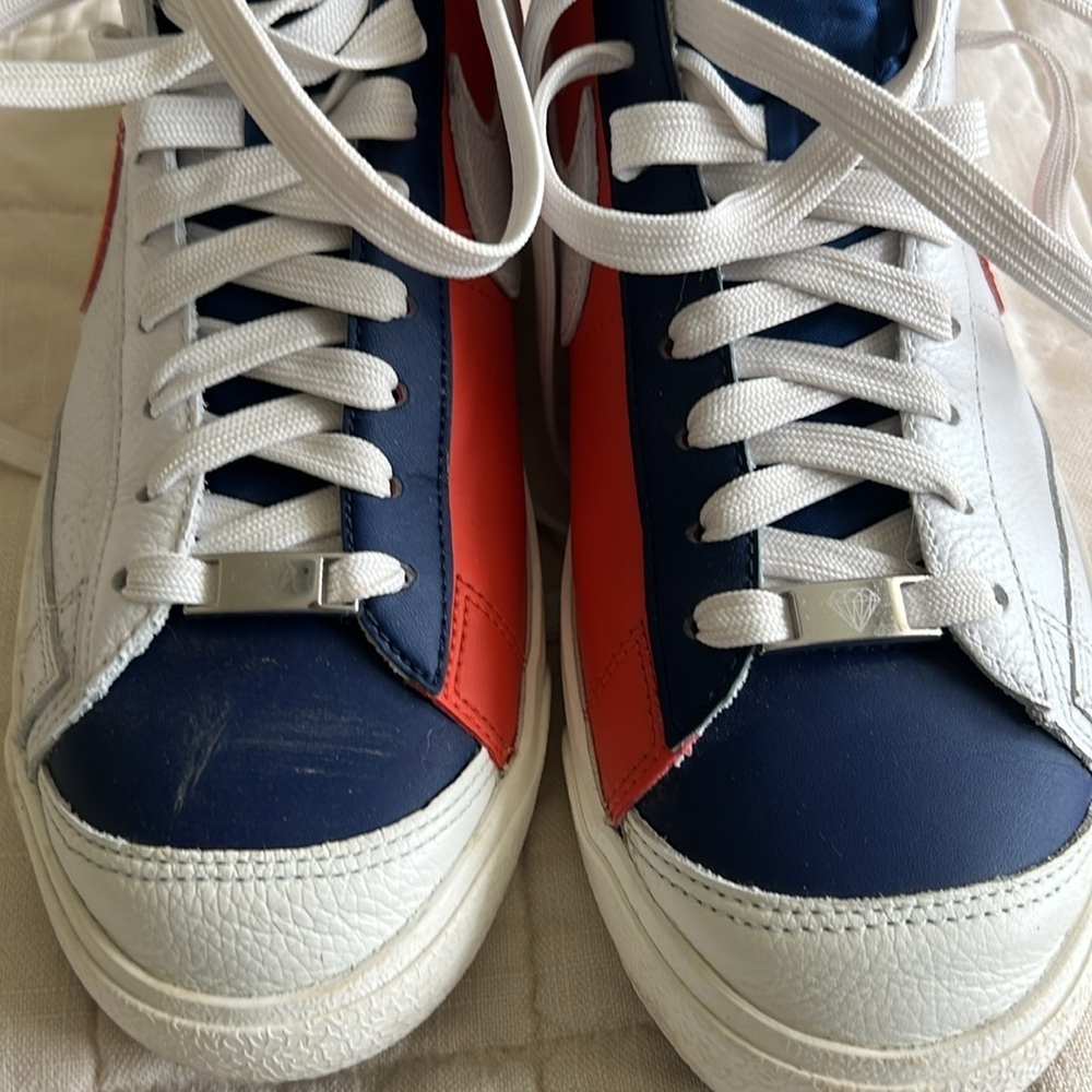 Men’s Nike Blazer Sneakers - Picture 7 of 10